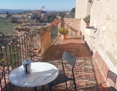 Private Room with Terrace N03 – Casa Pardal